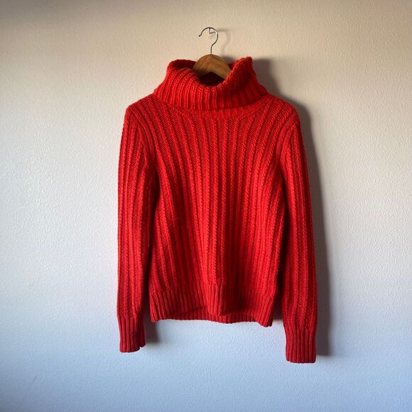 Banana Republic Italian Knit Sweater‎ - Picture 1 of 9